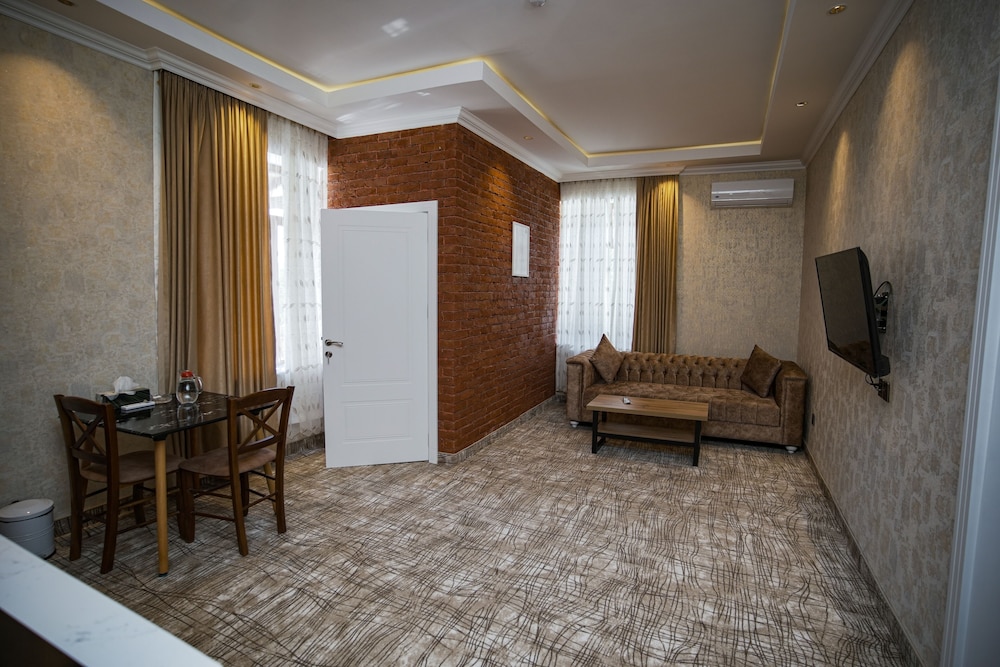 Lakeside Hotel & Spa 26/33