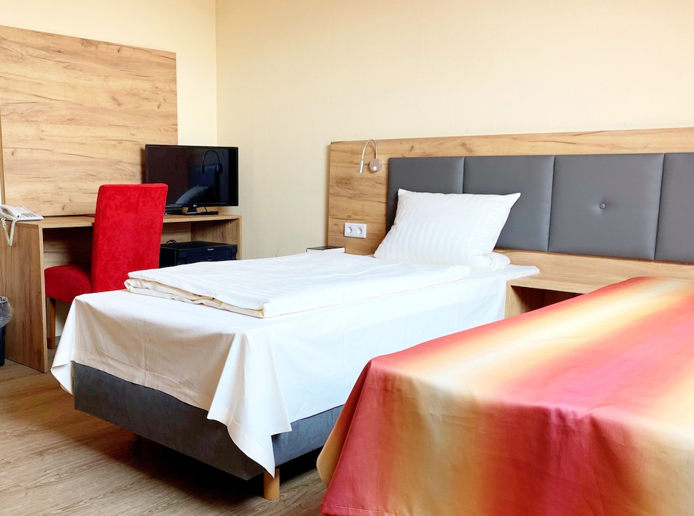 Turm Hotel Hanau 7/23