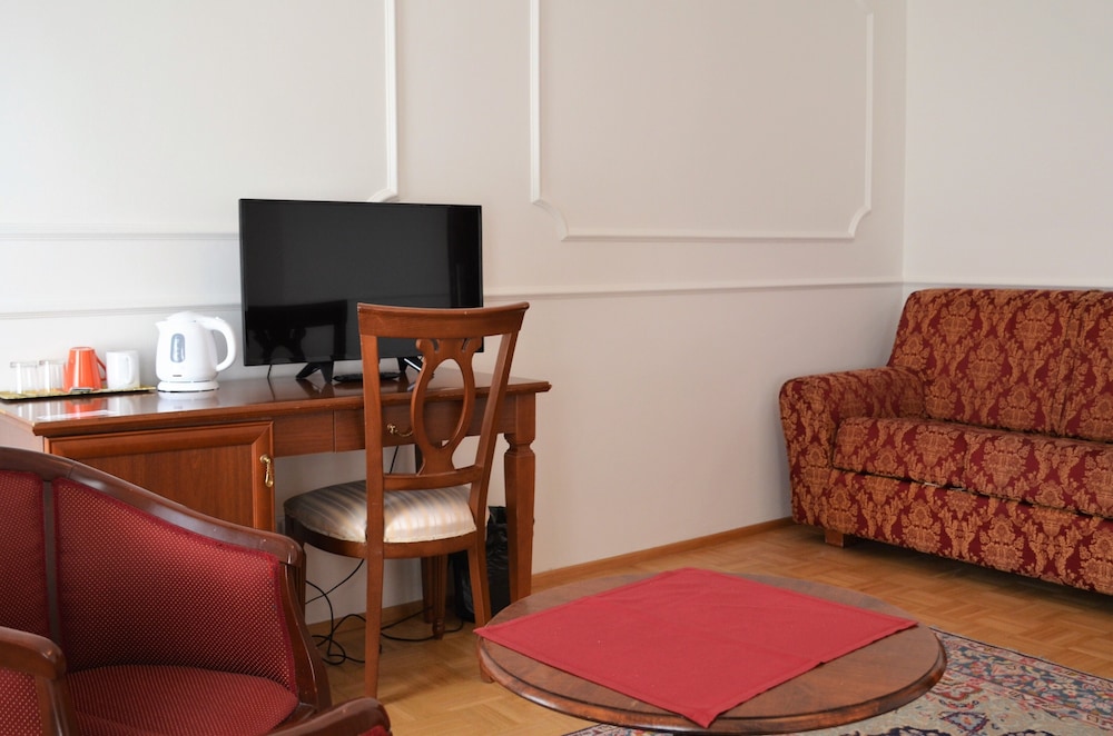Hotel Krasna Kralovna 18/24