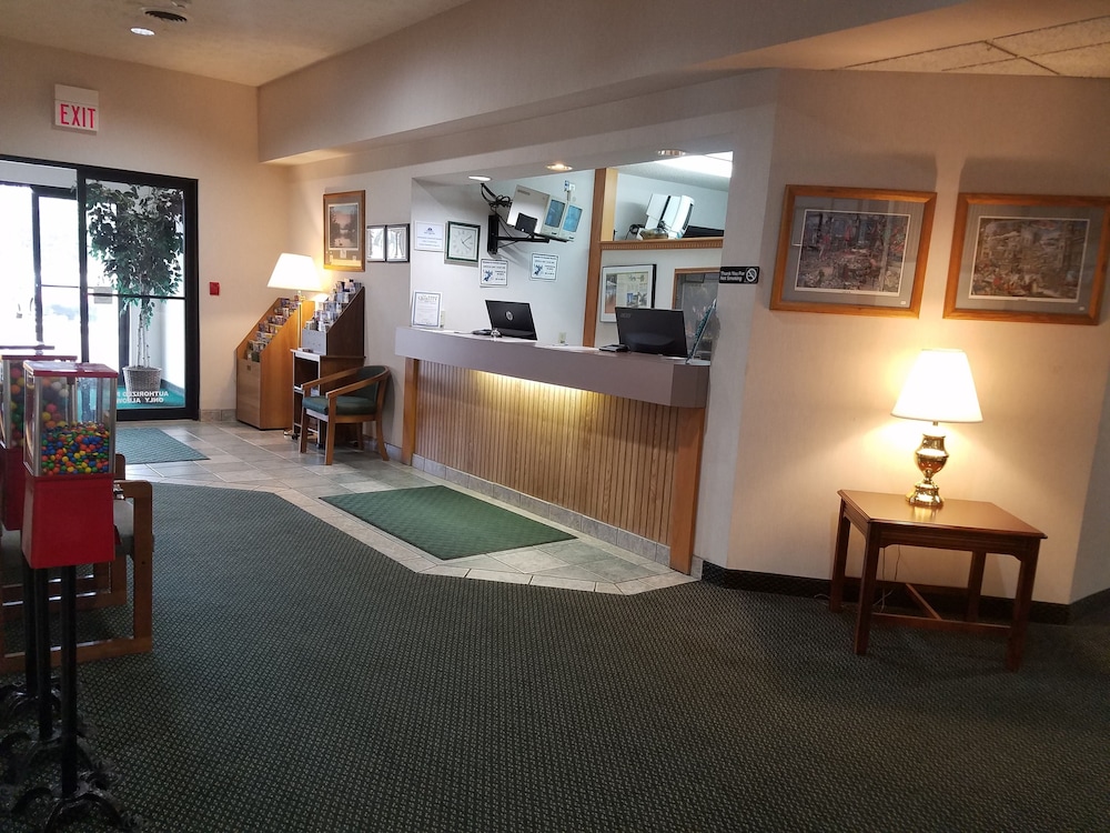 Americas Best Value Inn Tahquamenon Country 11/30