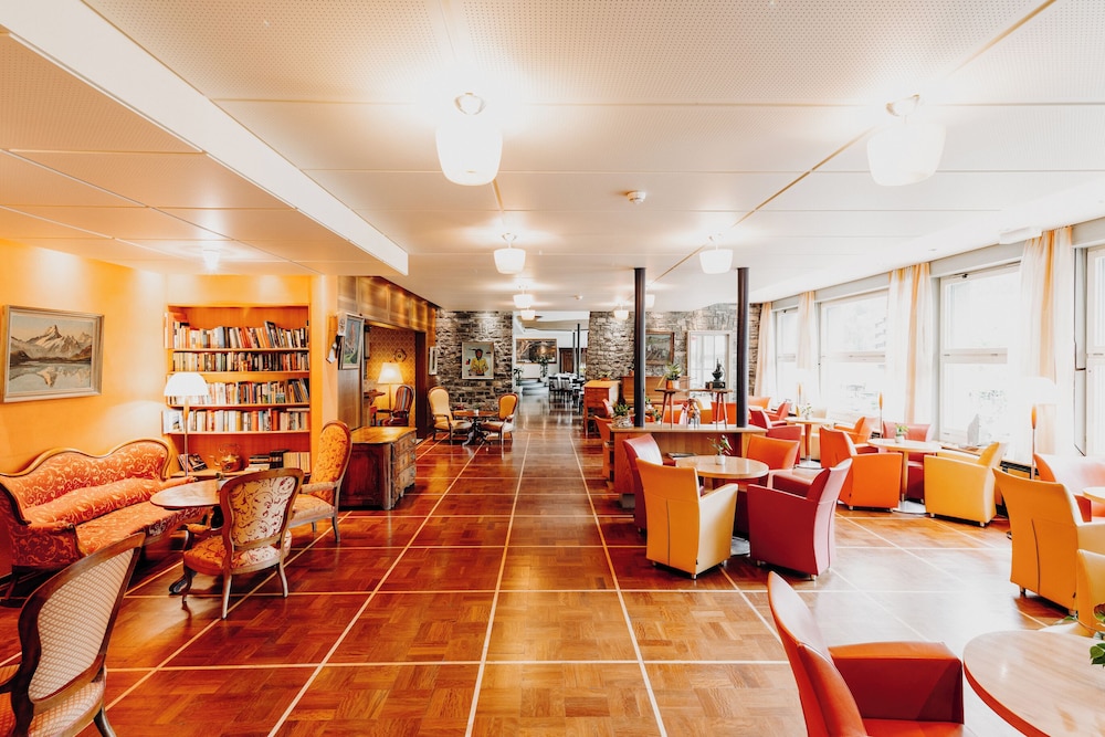 Parkhotel Schoenegg 36/50