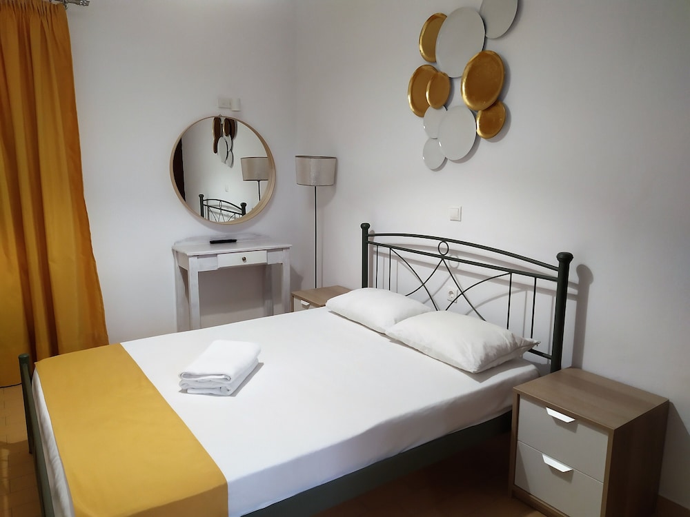 ARONIS APARTMENTS 29/58