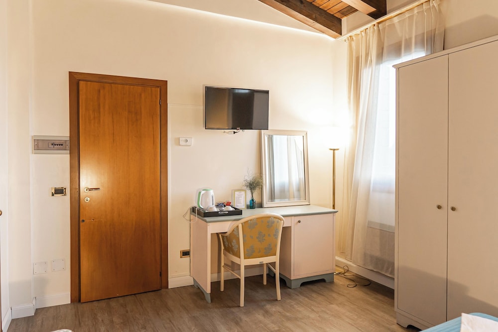 Hotel Villa Sara 5/60