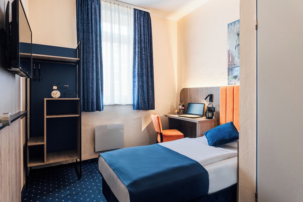 Centrum Hotel Commerz am Bhf Hamburg Altona 23/50