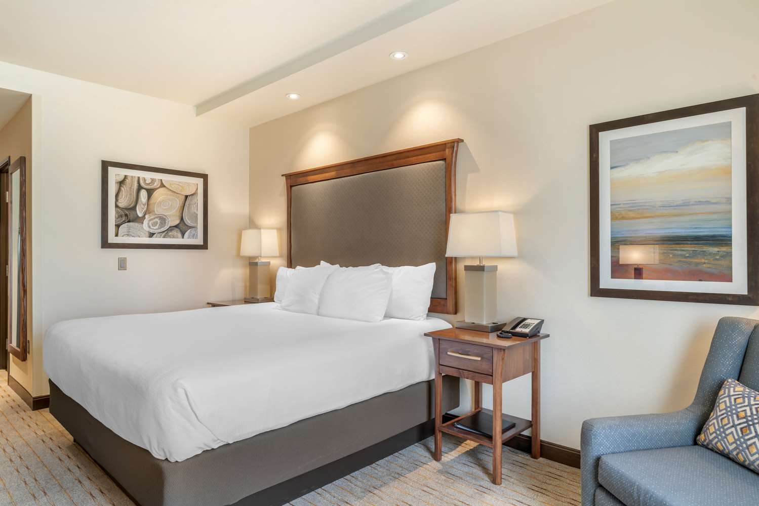 Best Western Premier Boulder Falls Inn 20/66