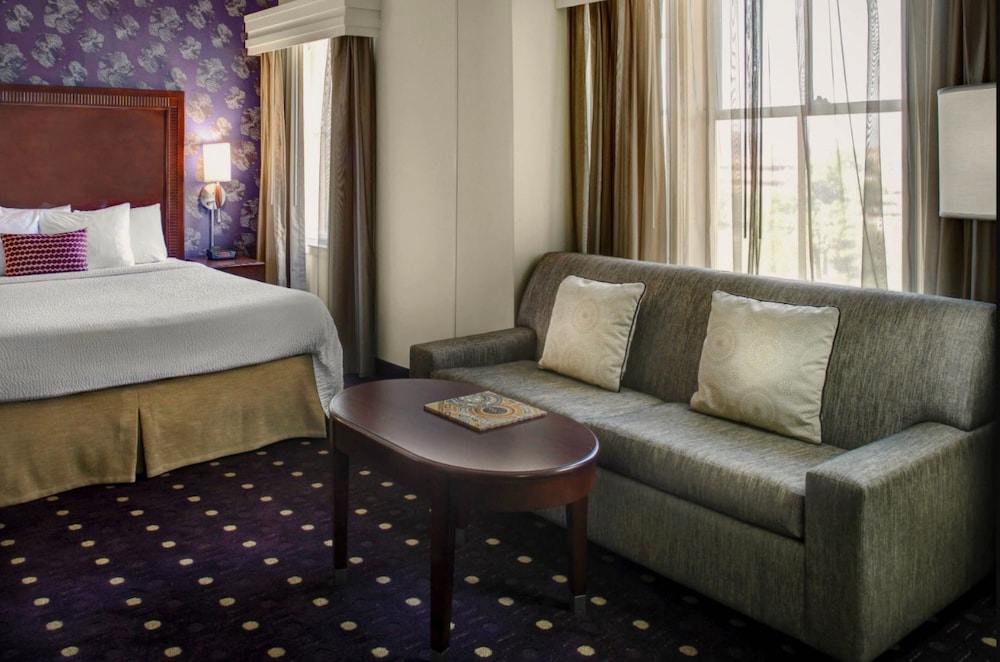 Courtyard by Marriott Kansas City Country Club Plaza 13/38