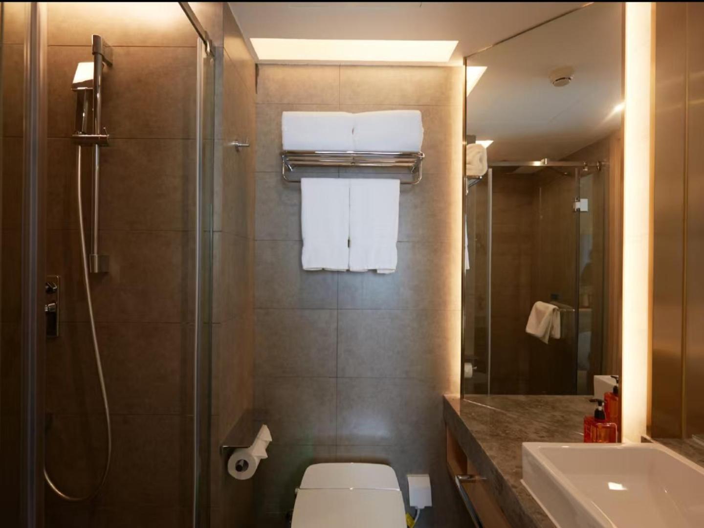 Orange Hotel (Beijing Yansha Liangma River) 45/50