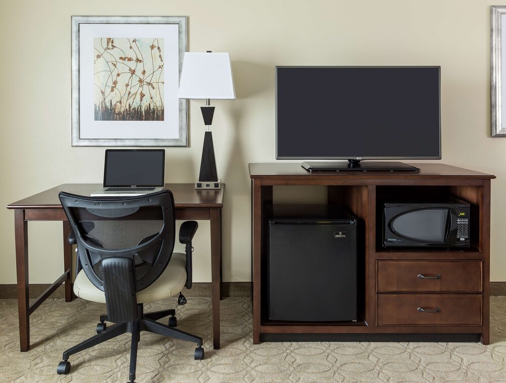 Hampton Inn & Suites Philadelphia Montgomeryville 33/37