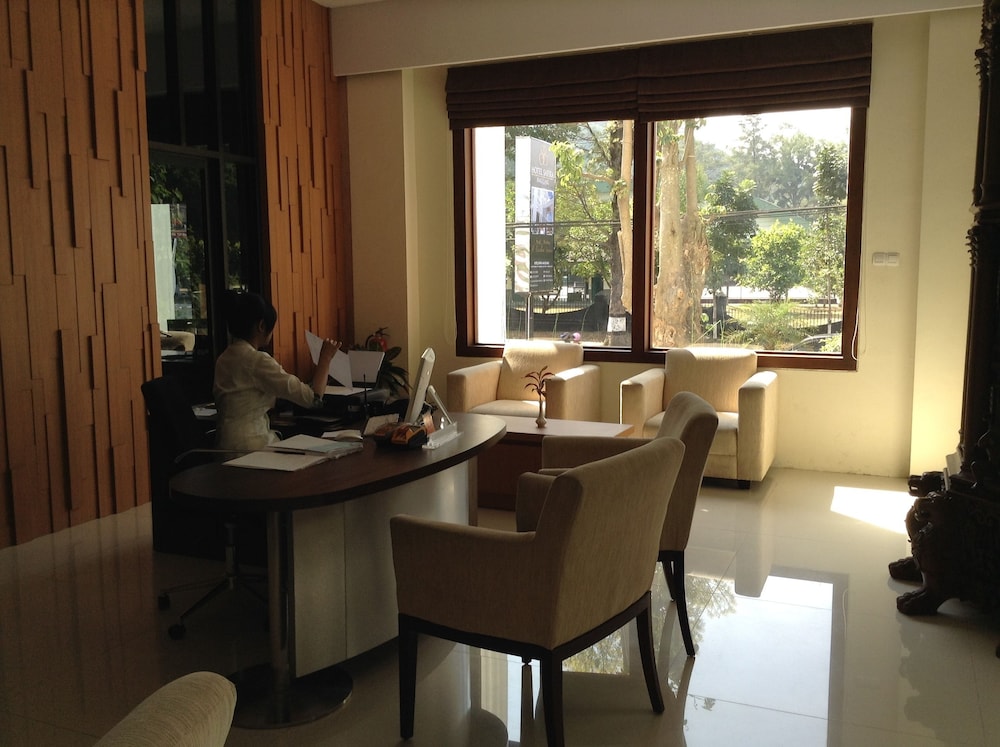 Hotel Safira Magelang 14/16