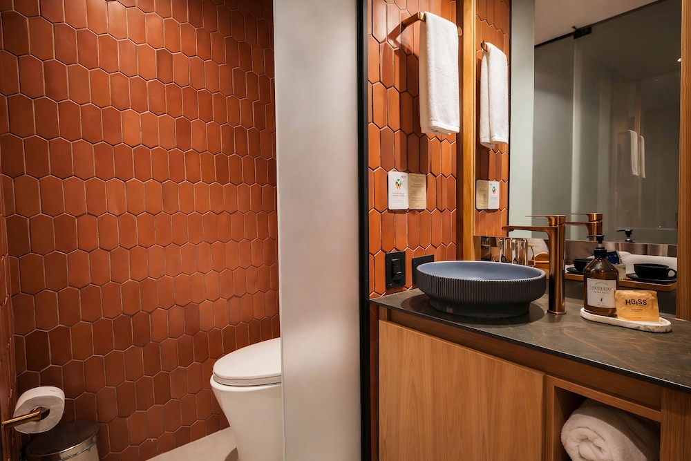 غرفة سوبيريور بسرير كوين بشرفة، Heiss Hotel 8/10