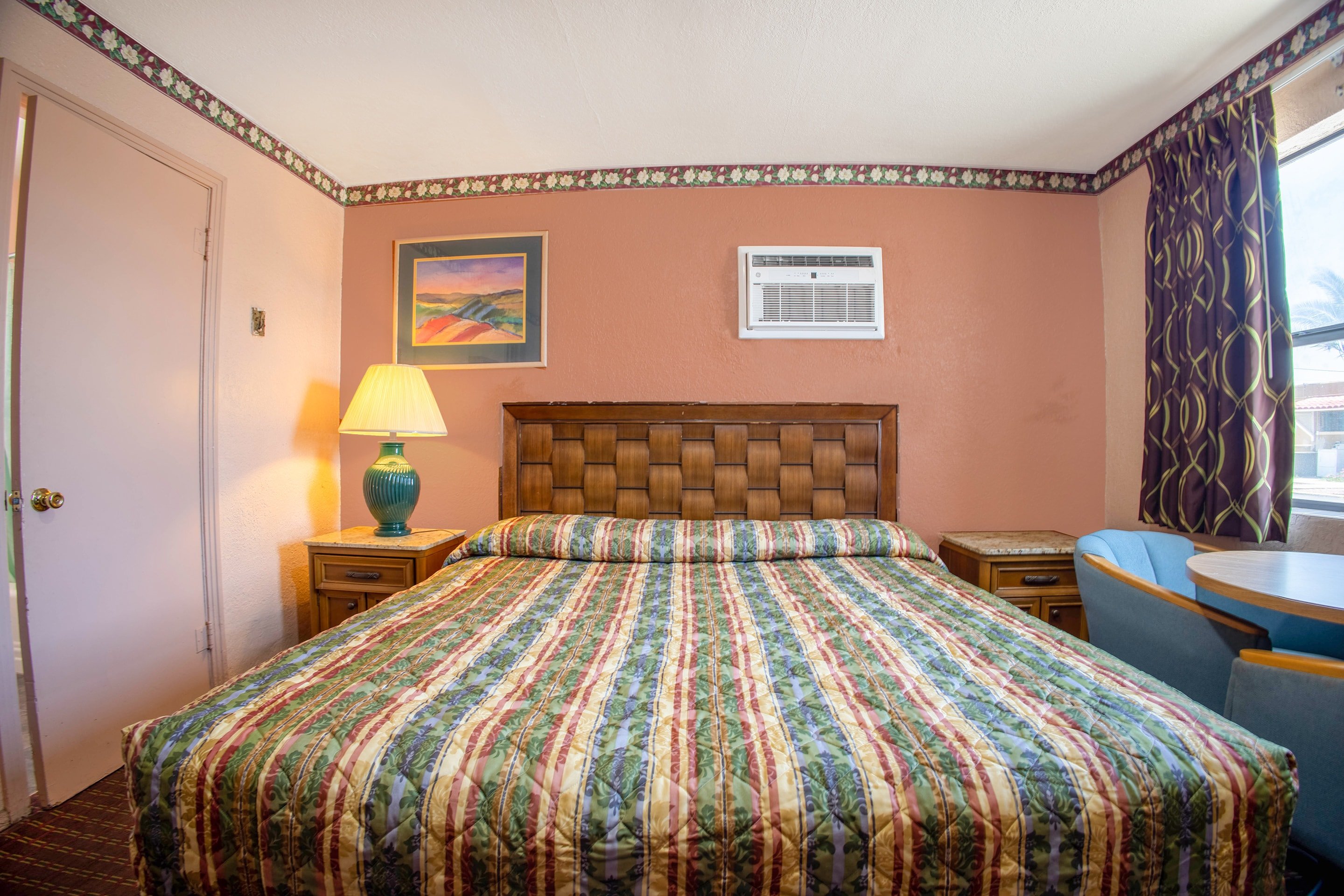 King Bed Non-Smoking, Sands Motel By OYO El Paso near Airport 3/6