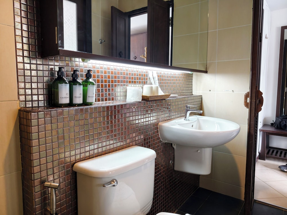 غرفة سوبيريور بسرير كوين بإطلالة على الجبل، Wild Orchid Villa Krabi 6/7