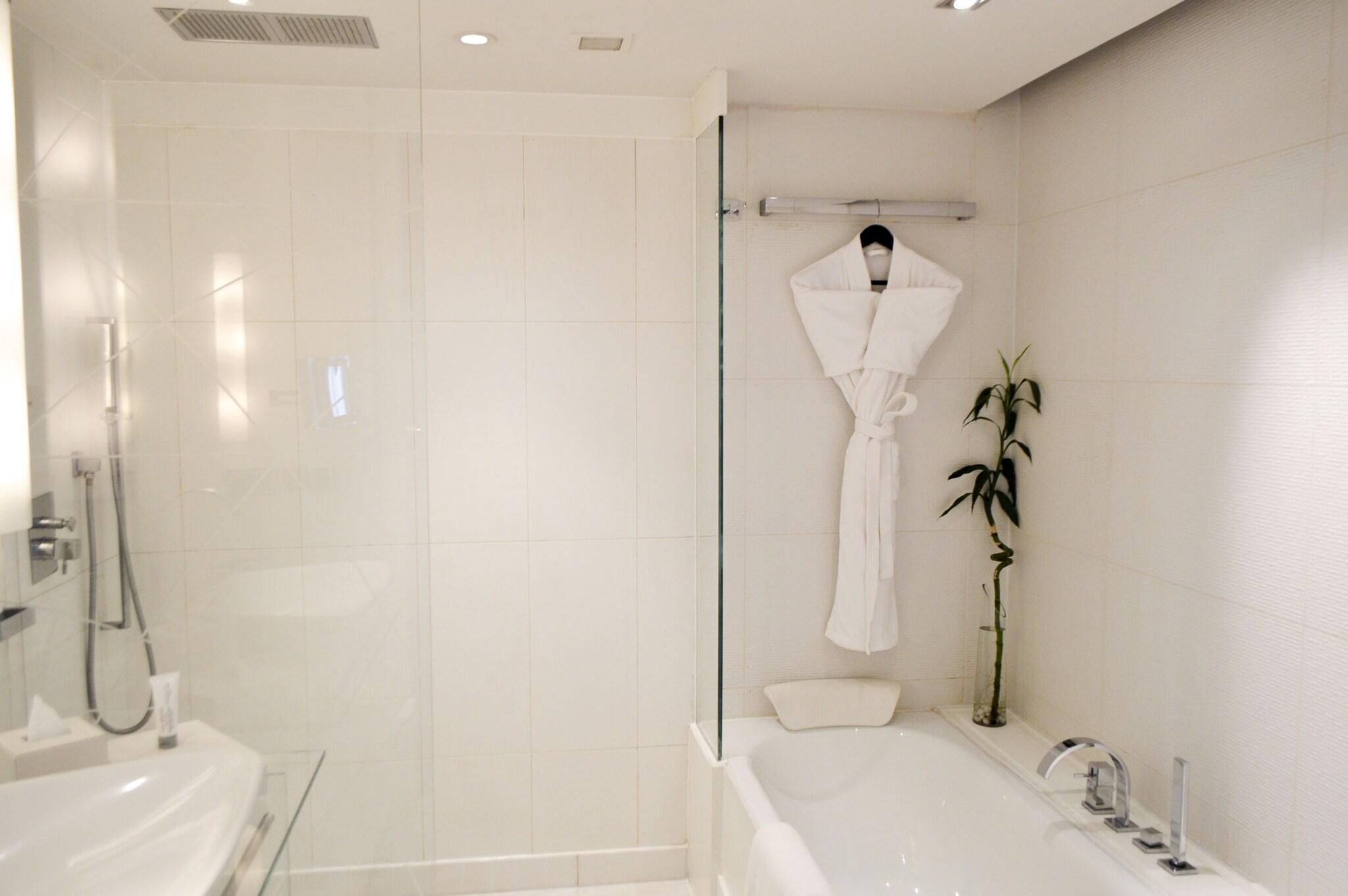 غرفة بريميير بسرير كينج، Le Meridien Gurgaon 7/10