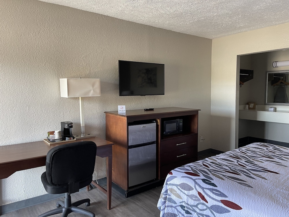 Red Roof Inn Lagrange 9/31