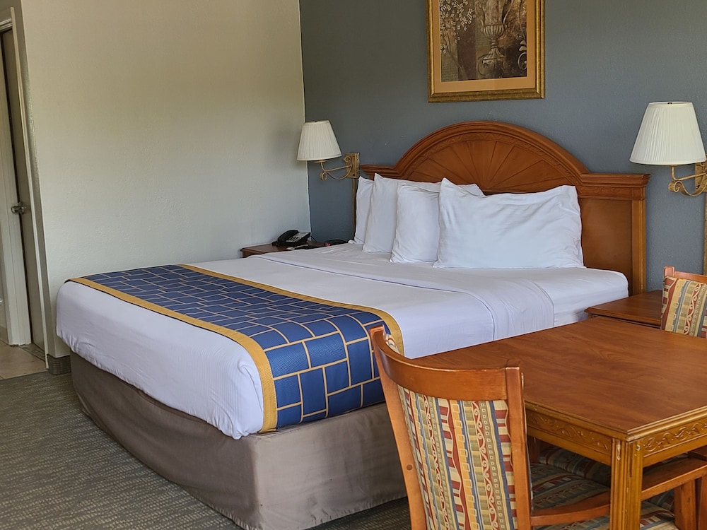 Quality Inn & Suites Orlando East - UCF Arena 12/43