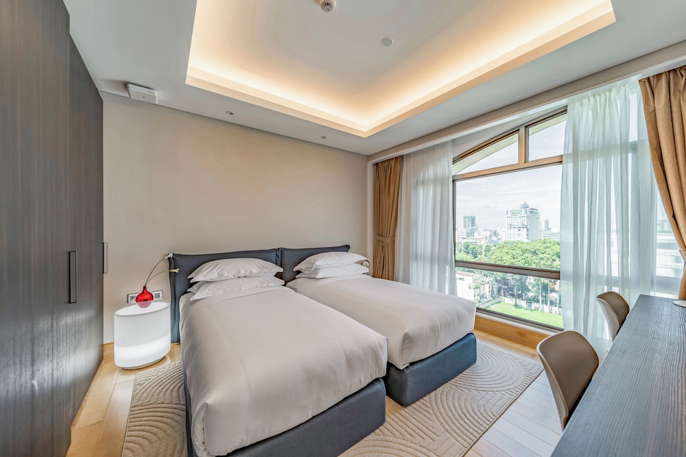 SHERWOOD SUITES 26/74
