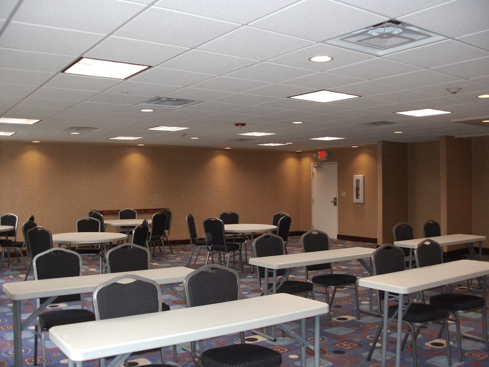 Holiday Inn Express New Albany 45/59
