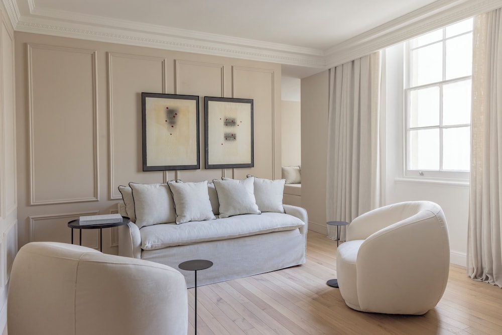The Caesar Hotel 45/58