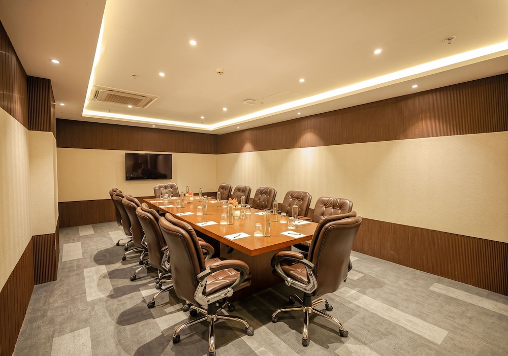 Rhythm Gurugram - Hotel & Suites 37/50