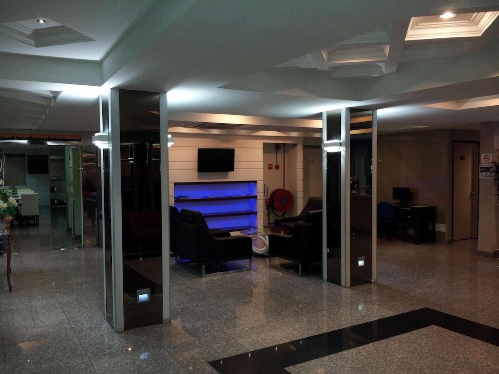 Desa Queenspark Hotel 38/77