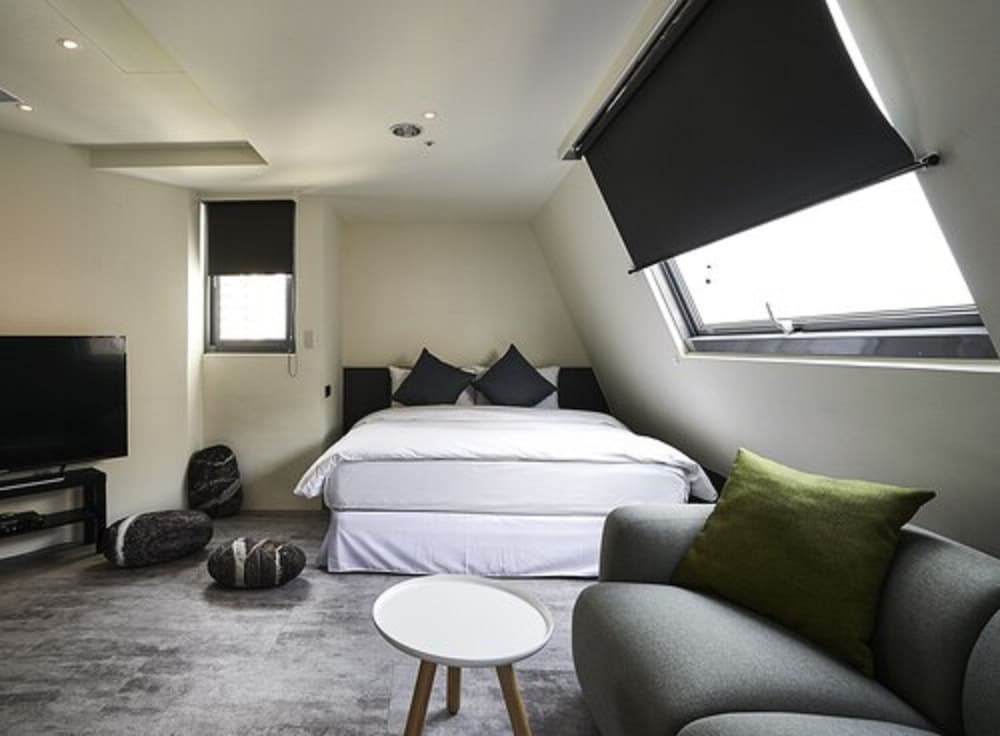 LUMI HOTEL 52/72