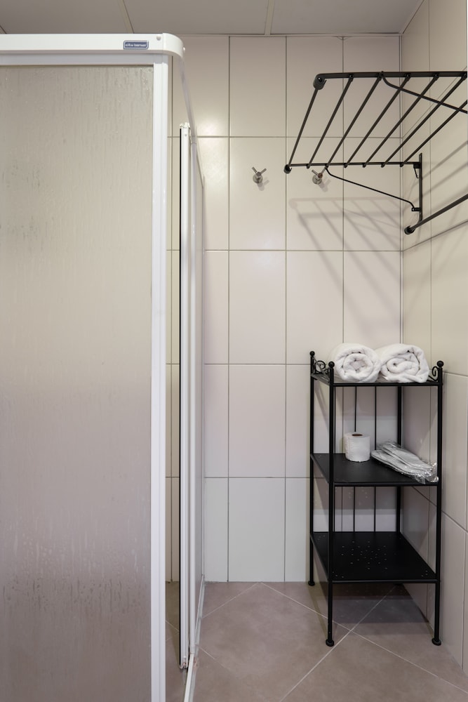 A Studio Apartment 15/62