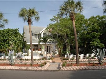 Beach Drive Inn Bed &amp; Breakfast 3/3