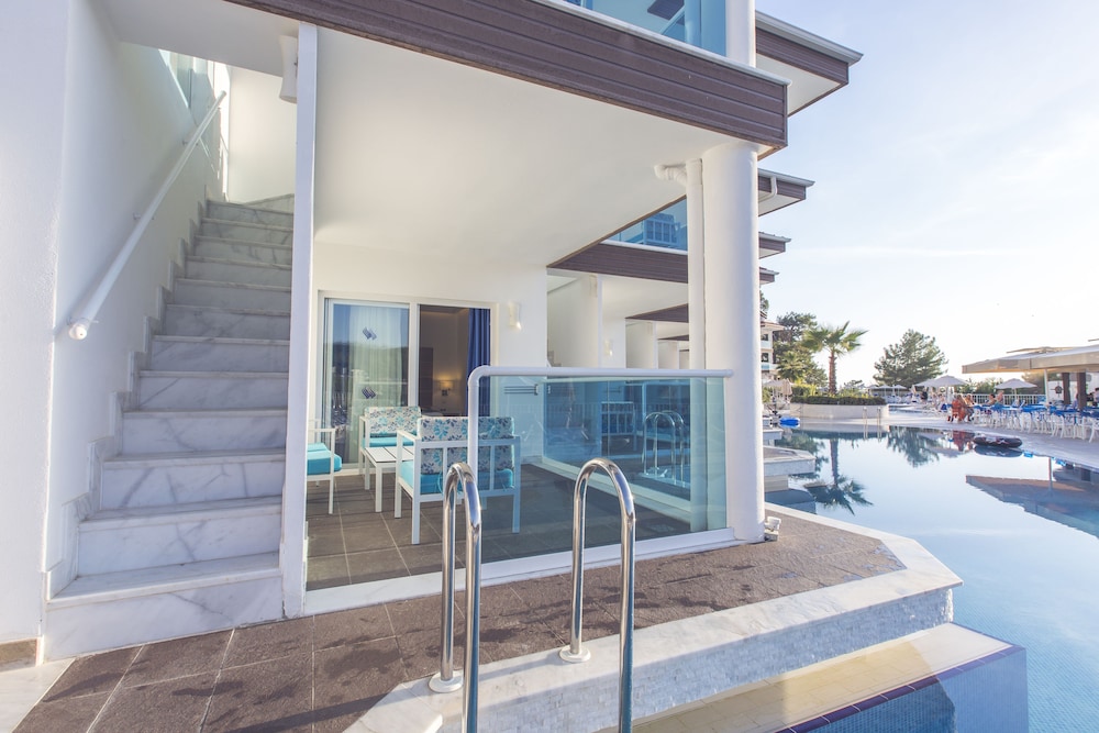 Garcia Resort and Spa 48/63