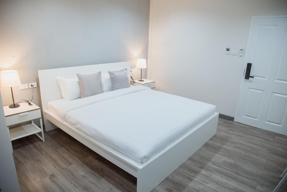 Moca Hotel 11/50