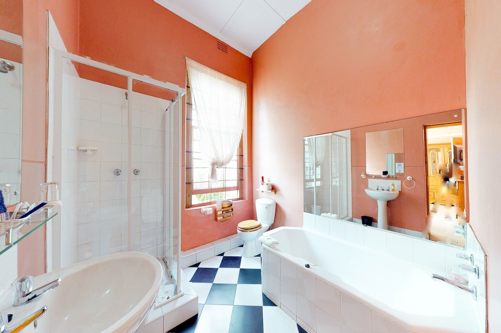 Mountain Manor Guest House 47/50