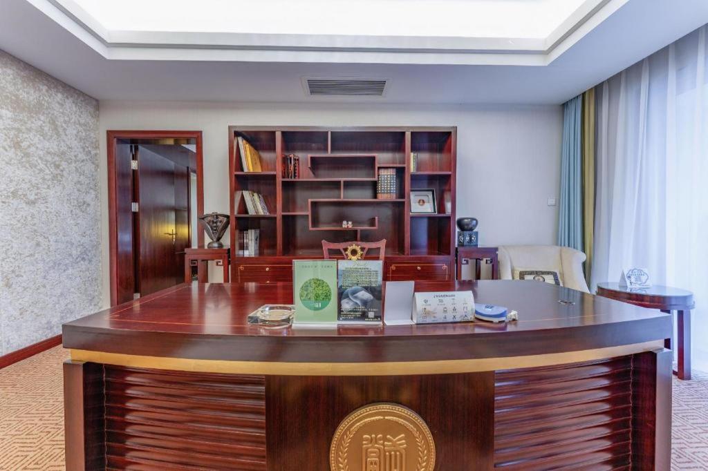 Jianguo Hotel 12/51