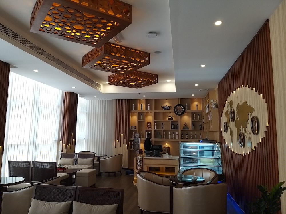 Muscat Gate Hotel 41/45