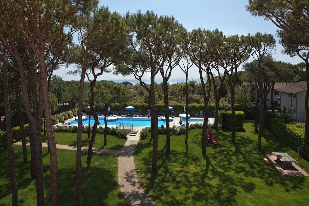 APARTHOTEL LA PINETA 26/32