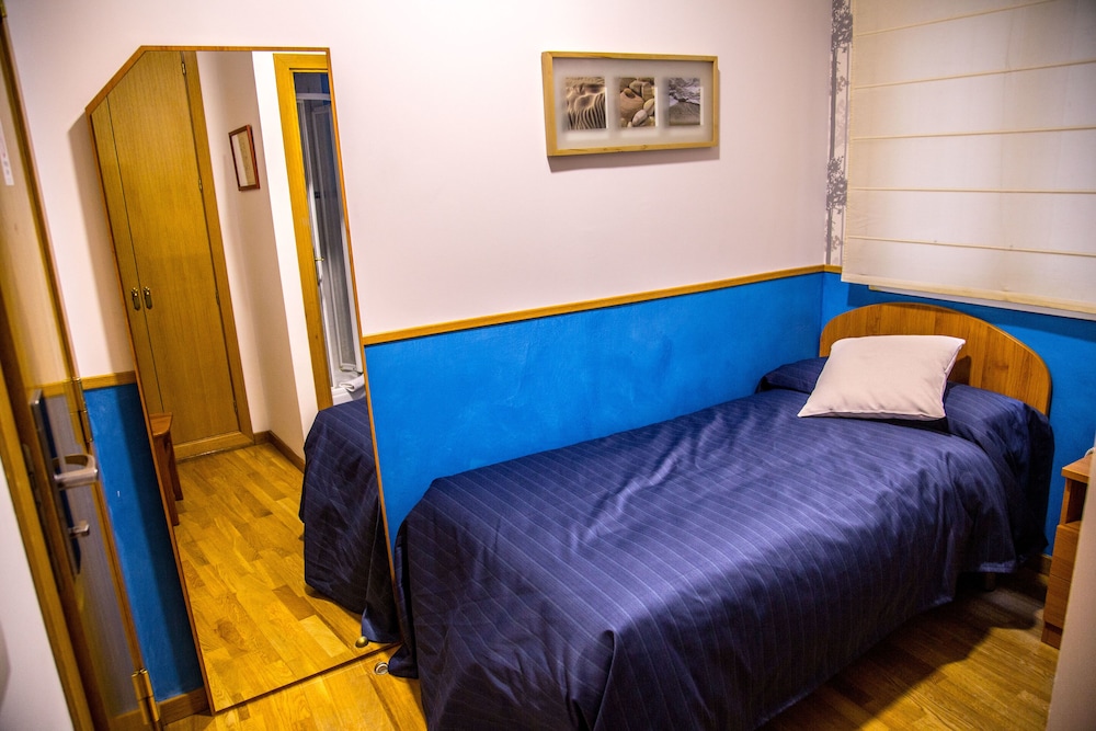 HOSTAL MONTALOYA 14/68