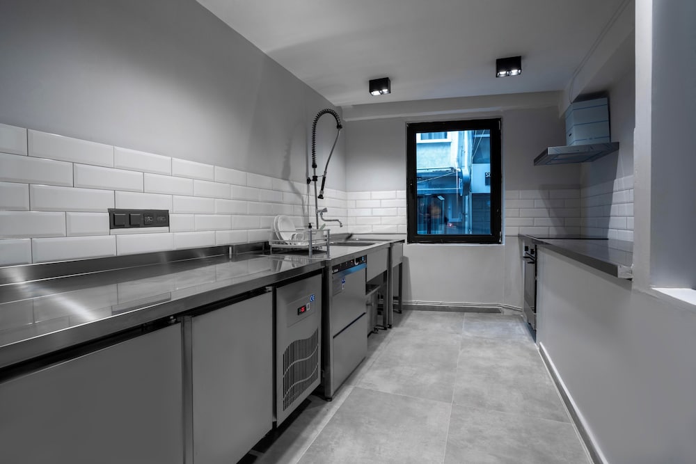 Smart and Simple Hotel Karakoy 10/50