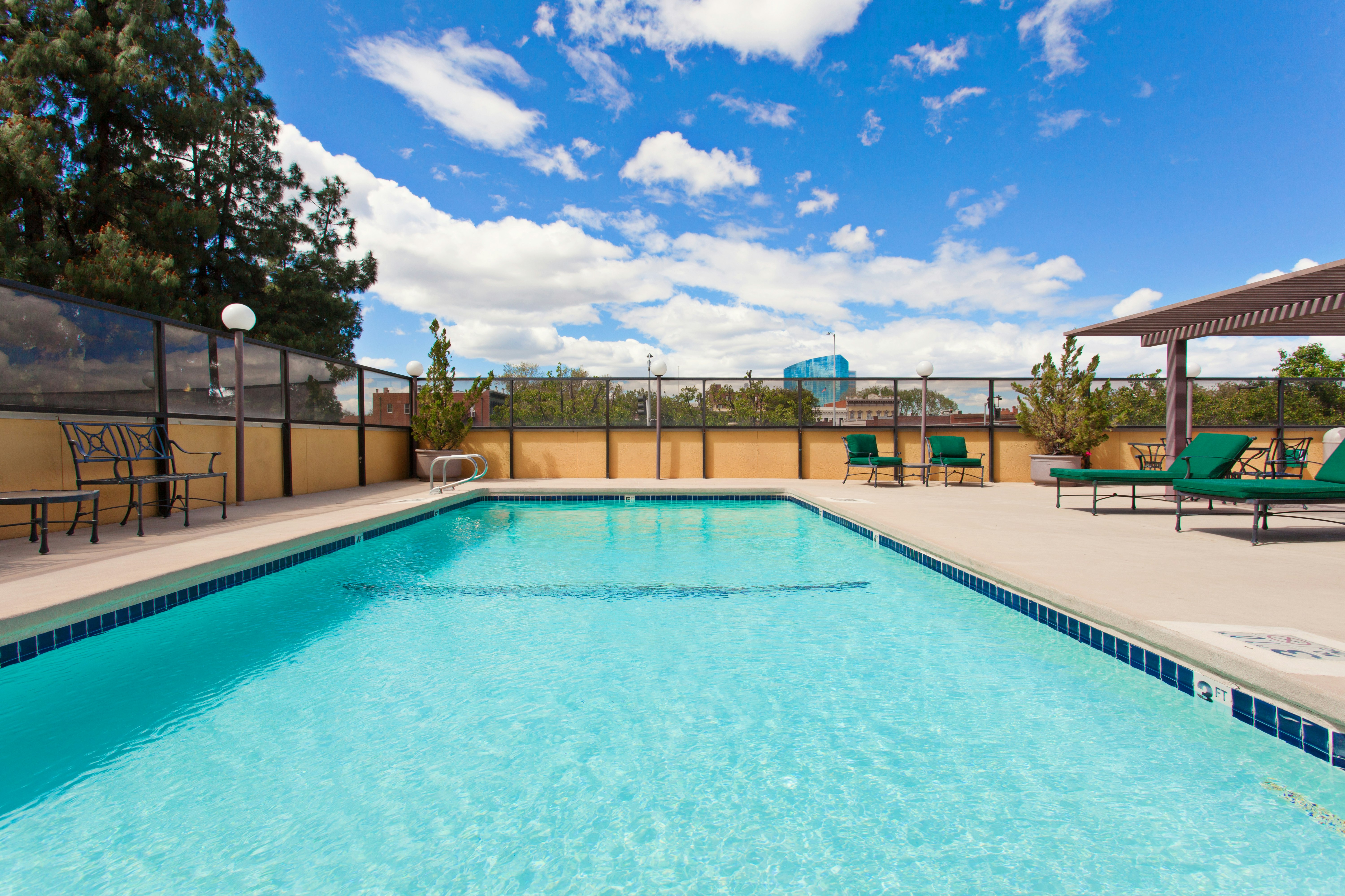 Holiday Inn Sacramento Downtown Arena 33/76