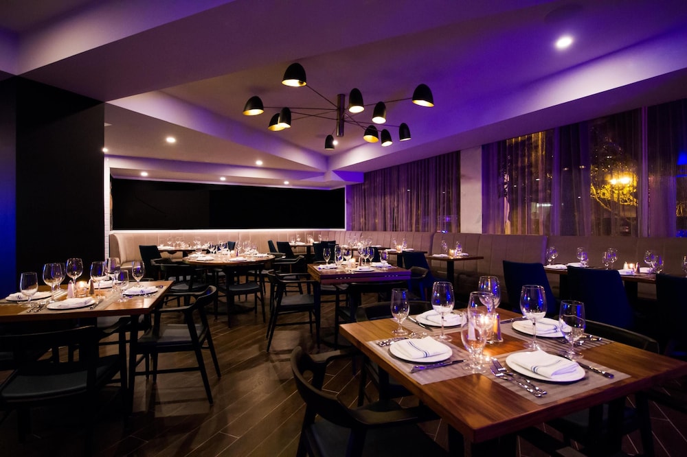 B Ocean Resort Fort Lauderdale 28/50