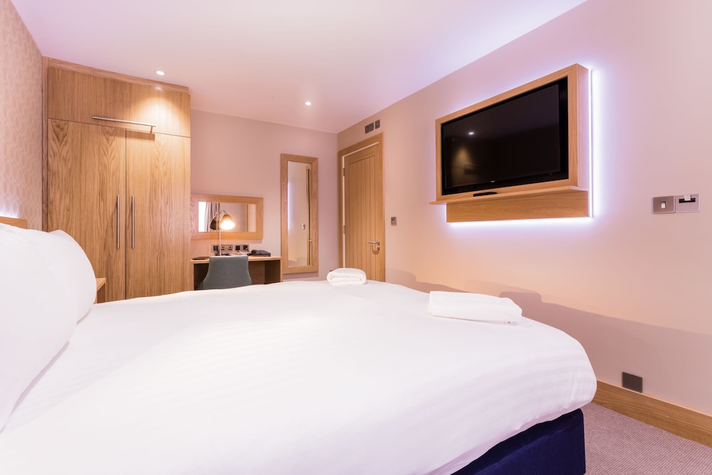 Elmbank York, Tapestry Collection by Hilton 14/67