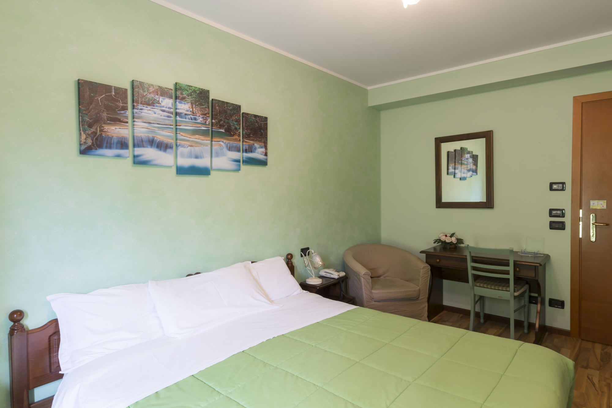 SUPERIOR, DOUBLE BED