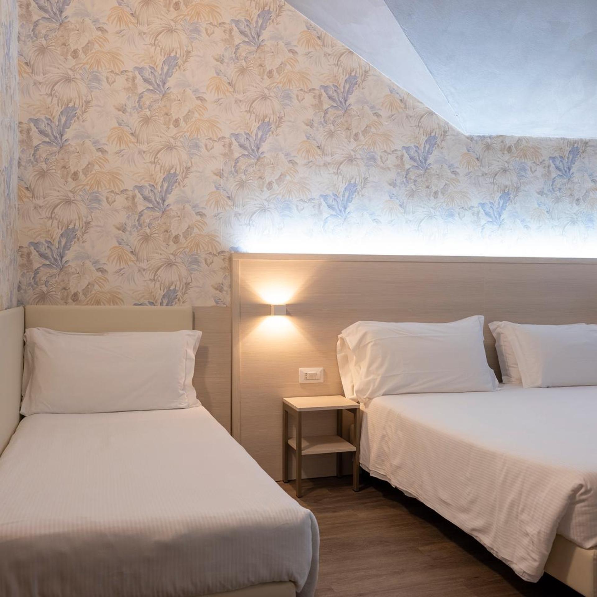 Hotel Embassy 14/51