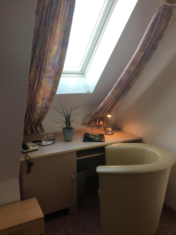 Hotel & Restaurant Park-Cafe Isa 5/50