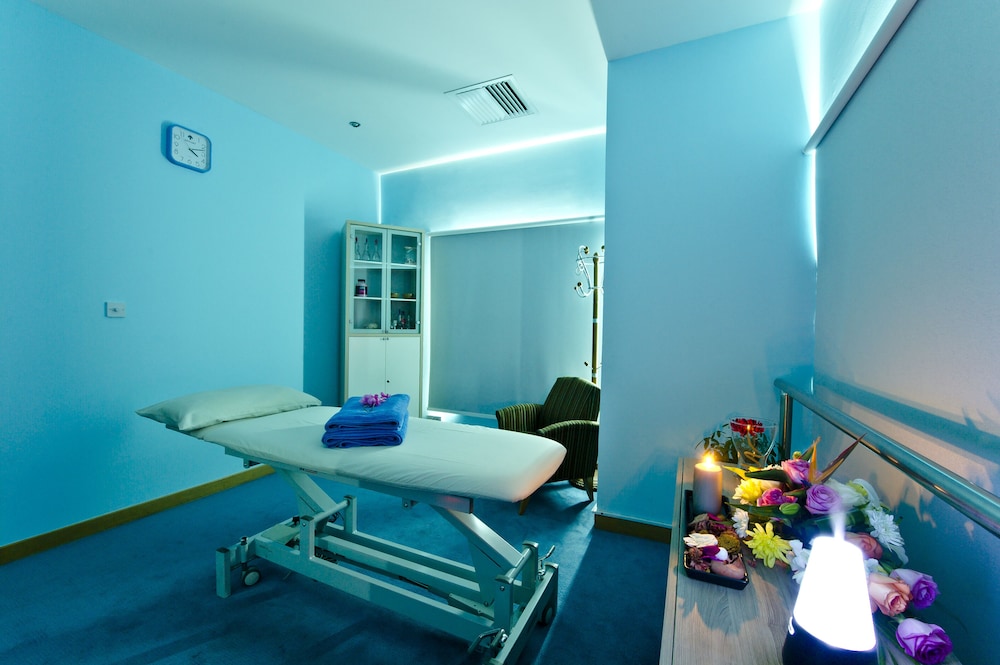 swimming pool spa
