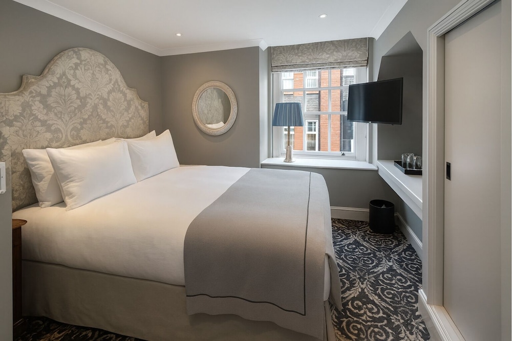 No 30 Knightsbridge 25/53