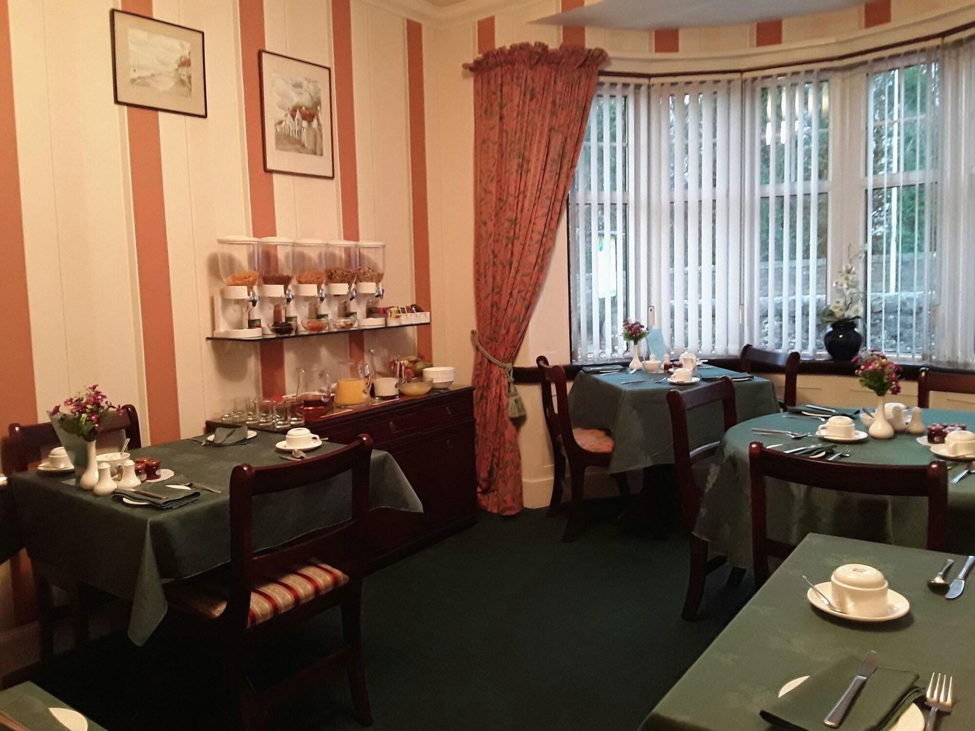 Acer Lodge Guest House 15/26