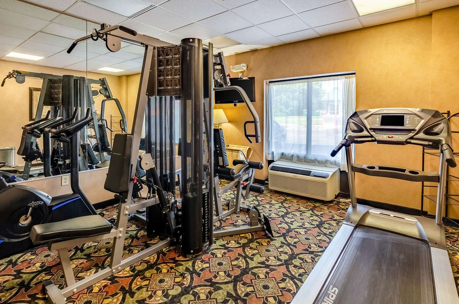 Quality Inn & Suites Abingdon, VA 22/40