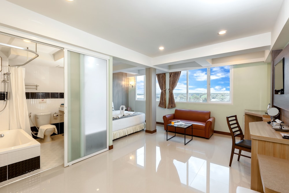 RoomQuest Suvarnabhumi Airport Rom Klao 39/55