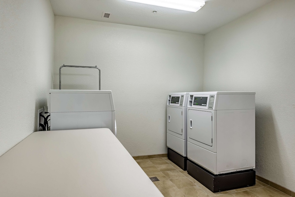Motel6 Mankato, MN 39/60