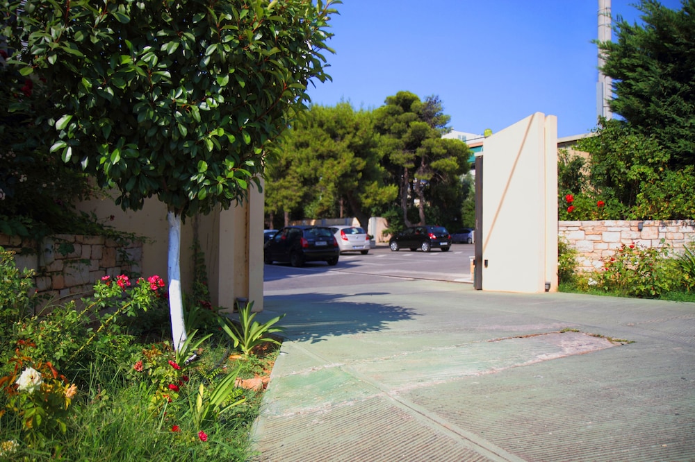 Pines Hotel - Adults Only 2/36