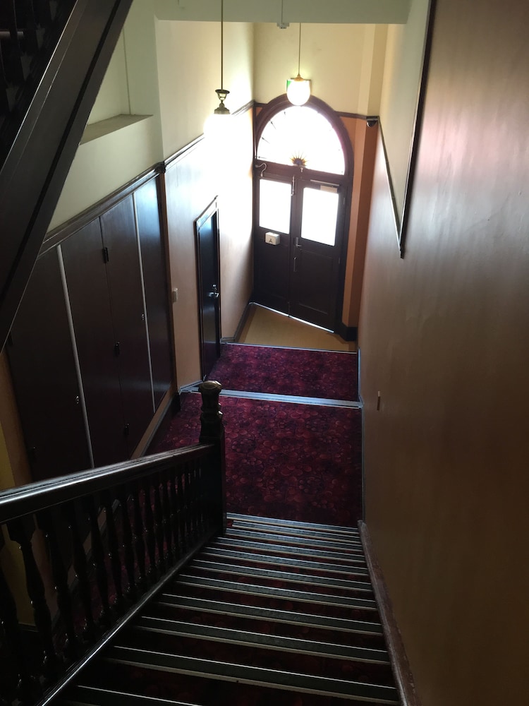 Strathfield Hotel 9/32