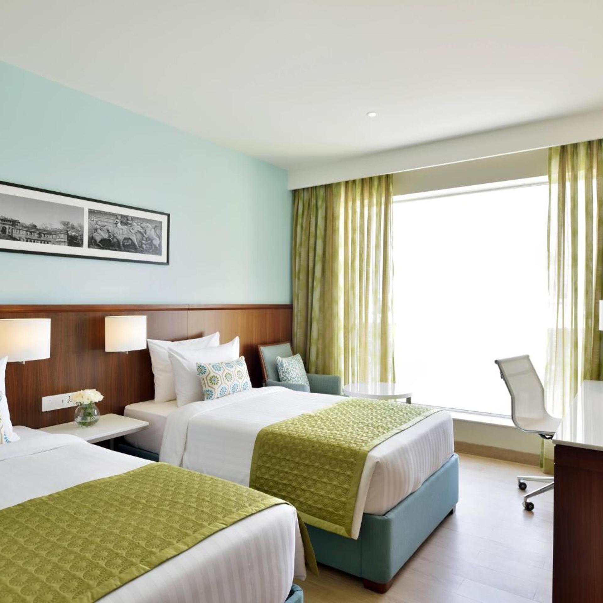 Guest Room, Twin Beds, Skyline View